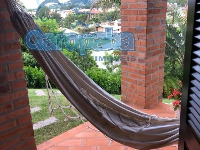 Imagem 4: Alugo por Temporada em Garopaba, Bela Casa com 4 Suítes de Casal Split, Piscina e Churrasqueiras