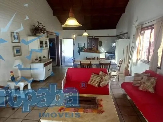 Imagem 15: Aluguel de Casa em Garopaba-Sc: 3 Suítes, Slit, Terraço com Churrasqueira e Vista para o Mar!
