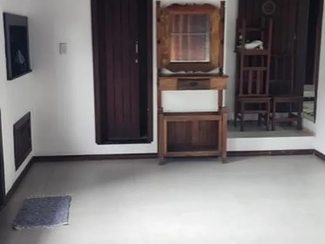 Imagem 5: Aluguel de Casa para Temporada no Centro de Garopaba-Sc: 4 Quartos, Piscina e 3 Vagas de Garagem!