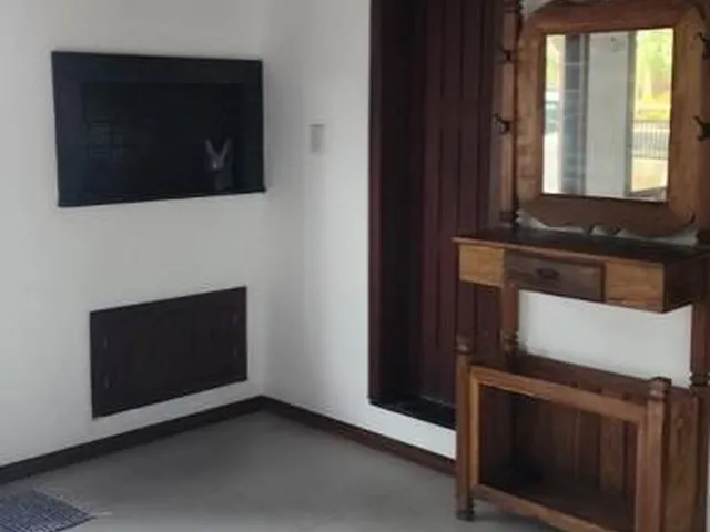 Imagem 13: Aluguel de Casa para Temporada no Centro de Garopaba-Sc: 4 Quartos, Piscina e 3 Vagas de Garagem!