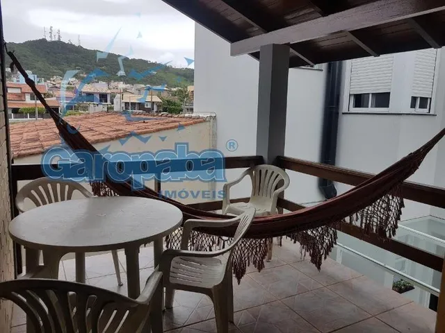 Imagem 2: Aluguel de Temporada em Garopaba, Apartamento Piso Superior com 2 Dormitórios, Churrasqueira e Wi-Fi