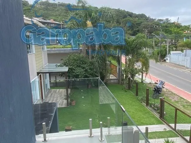 Imagem 7: Aluguel de Temporada em Garopaba-Sc: Casa Nova nos Morrinhos com 3 Quartos, 2 Suítes e 3 Vagas de Garagem