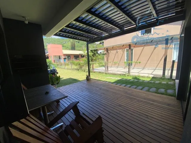 Imagem 11: Aluguel de Temporada em Garopaba-Sc: Casa Nova nos Morrinhos com 3 Quartos, 2 Suítes e 3 Vagas de Garagem