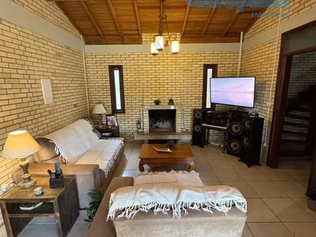 Imagem 4: Imóvel de Alto Padrão para Locação na Ibiraquera: 4 Quartos, 2 Suítes, 5 Salas, 5 Banheiros, 6 Vagas, 320M² de Área
