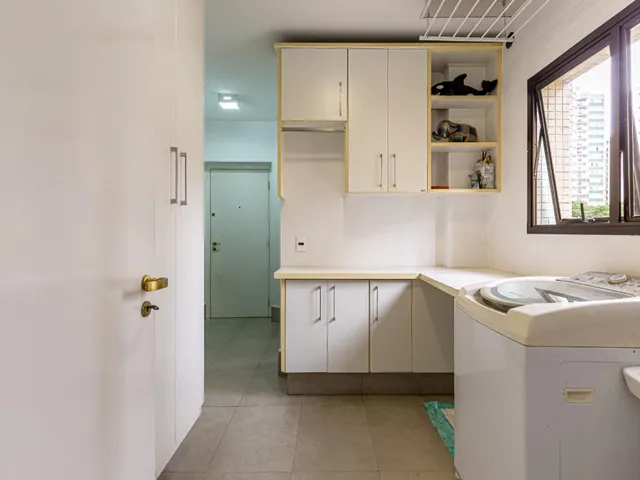 Imagem 9: Apartamento À Venda em Moema, São Paulo-Sp: 3 Quartos, 1 Suíte, 2 Salas, 4 Banheiros, 3 Vagas, 150M²! Venha Conferir!