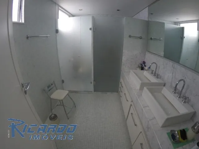 Imagem 12: Luxuoso Apartamento 4 Quartos, Suítes À Venda de Frente para o Mar da Praia do Morro - Guarapari Es