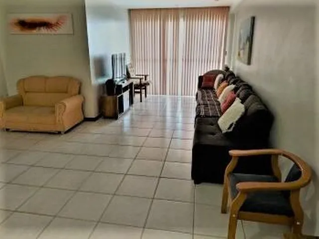 Imagem: Apartamento À Venda com 3 Quartos na Enseada