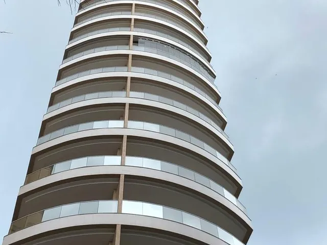 Imagem 13: Apartamento Frente Mar À Venda com 4 Suítes no Centro de Guarapari-Es