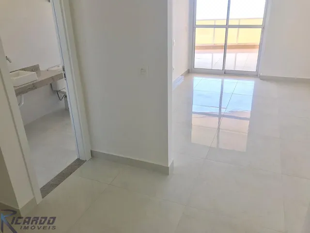 Imagem 7: Apartamento Frente Mar À Venda com 4 Suítes no Centro de Guarapari-Es