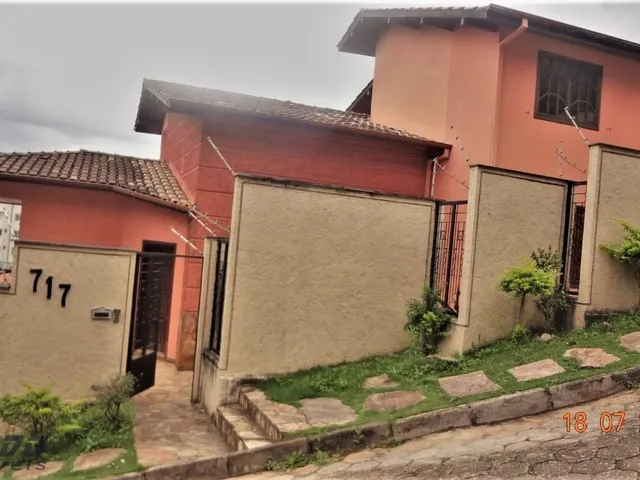 Imagem: Casa À Venda com 3 Quartos no Bairro Santo