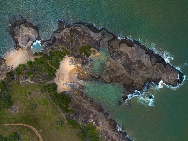 Imagem 8: Lote À Venda no Condomínio Fechado Alphaville com Vista para Mar das Três Praias, Guarapari - Es