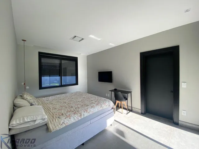 Imagem 9: Venha Se Encantar com Esta Maravilhosa Casa Linear À Venda no Prestigiado Condomínio Alphaville Jacuhy, em Serra - Es