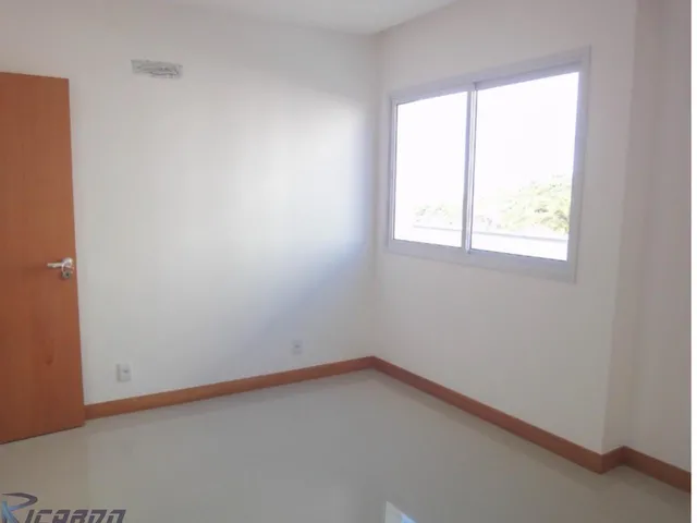Imagem 2: Apartamento de 4 Suítes À Venda, Frente Mar da Praia de Bacutia, Enseada Azul, Guarapari - Es