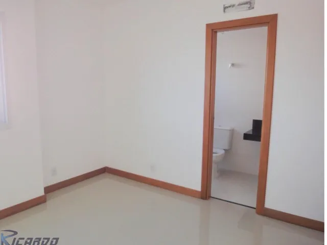 Imagem 14: Apartamento de 4 Suítes À Venda, Frente Mar da Praia de Bacutia, Enseada Azul, Guarapari - Es