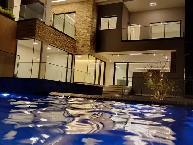 Imagem 4: Casa de Altíssimo Padrão À Venda no Condomínio Jardins Veneza, Vila Velha - Es