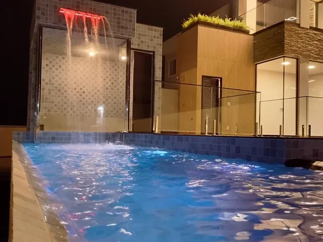Imagem 6: Casa de Altíssimo Padrão À Venda no Condomínio Jardins Veneza, Vila Velha - Es