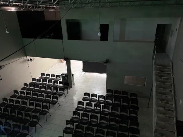 Imagem 4: Loja Comercial em Guarapari. Espaço Amplo e Infraestrutura Completa. Grande Fluxo de Carros e Pessoas. Oportunidade!
