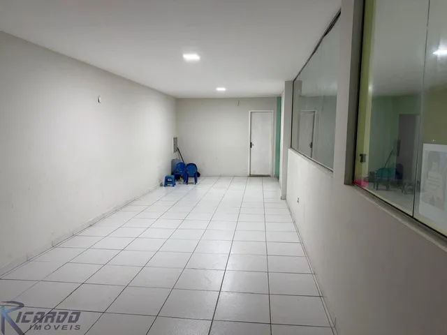 Imagem 5: Loja Comercial em Guarapari. Espaço Amplo e Infraestrutura Completa. Grande Fluxo de Carros e Pessoas. Oportunidade!