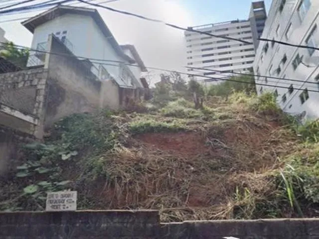 Imagem 4: Lote em Bairro Nobre no Centro de Juiz de Fora. 500 M2. Duas Frentes de Rua