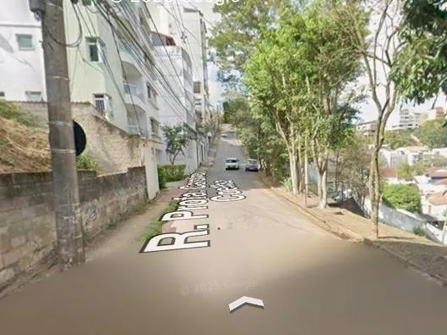 Imagem 5: Lote em Bairro Nobre no Centro de Juiz de Fora. 500 M2. Duas Frentes de Rua
