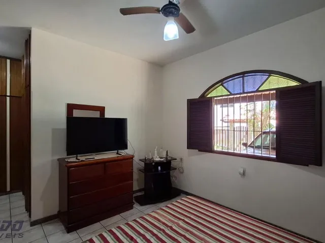Imagem 2: Imperdível! Casa À Venda em Guarapari-Es, Enseada Azul: 3 Quartos, 1 Suíte, 2 Salas, 4 Banheiros, 2 Vagas, 330M²