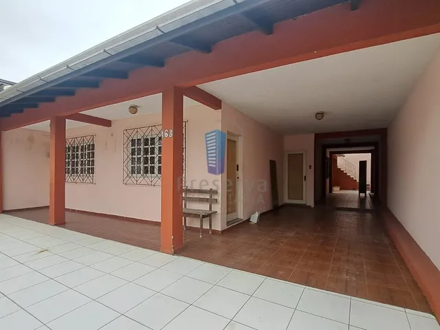 Imagem: Casa Ampla com 3 Dormitórios, 2 Suítes