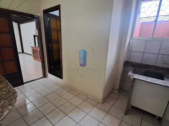 Imagem 6: Casa Ampla com 3 Dormitórios, 2 Suítes e Salão de Festas no Dom Bosco