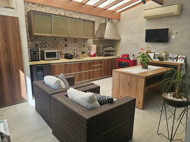 Imagem: Casa em Condomínio Fechado com 3 Dormitórios