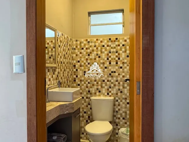 Imagem 2: Sobrado de Alto Padrão com 3 Quartos, Piscina e Espaço Gourmet