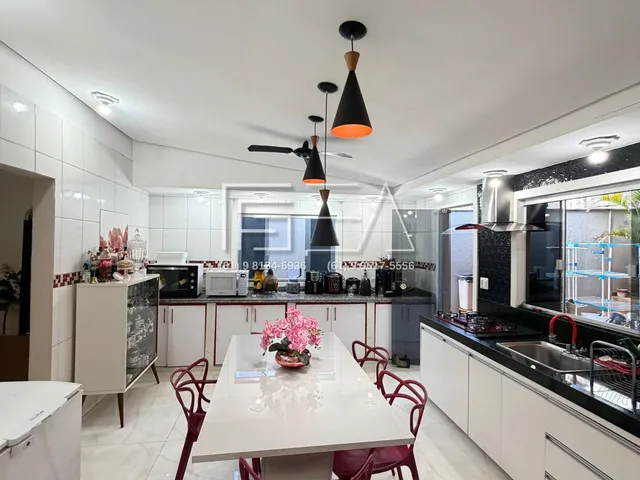 Imagem 2: Casa À Venda 4 Quartos