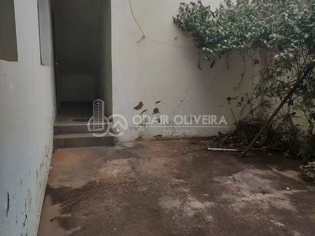 Imagem 3: Casa À Venda no Centro de Passos Mg 6 Quartos e 2 Moradias