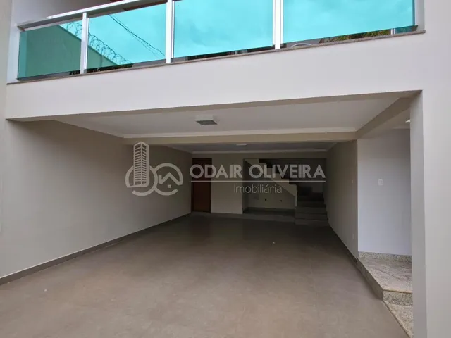 Imagem 3: Residência de Alto Padrão com Lazer Completo no Bairro Panorama Passos Mg