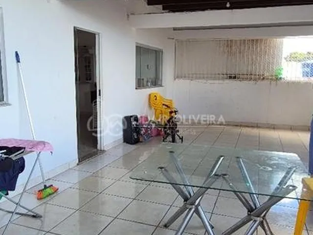 Imagem 3: Sobrado a Venda com 487M de Construção no Bairro Penha, Passos - Mg
