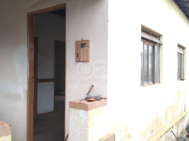 Imagem 2: Casa com 2 Quartos, em Terreno Grande À Venda, California, Passos - Mg