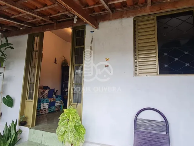 Imagem: Casa com Quintal a Venda no Bairro Canjeranus