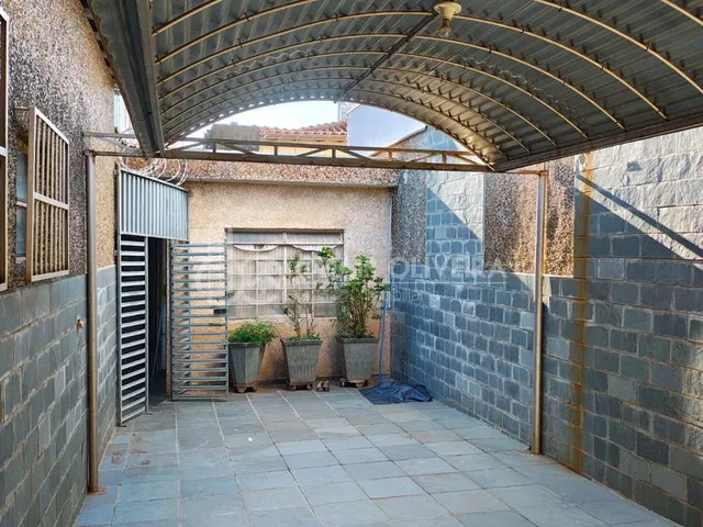Imagem 7: Casa a Venda com 2 Suítes e Garagem Coberta no Centro, Passos - Mg