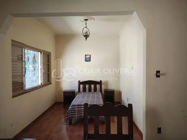 Imagem 15: Casa a Venda com 2 Suítes e Garagem Coberta no Centro, Passos - Mg