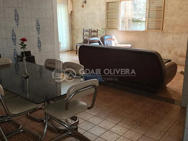 Imagem 9: Casa a Venda com 2 Suítes e Garagem Coberta no Centro, Passos - Mg