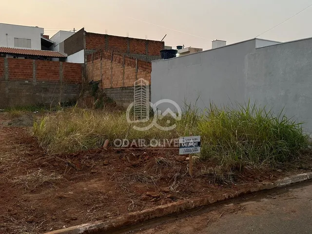 Imagem: Terreno de 250M À Venda, Bem Localizado