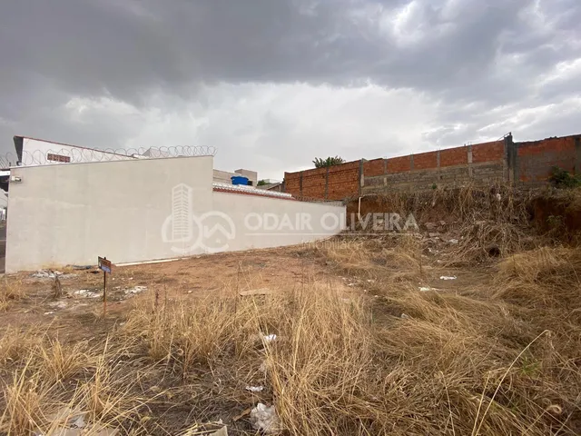 Imagem: Lote de 200M a Venda no Bairro Parque Aroeiras