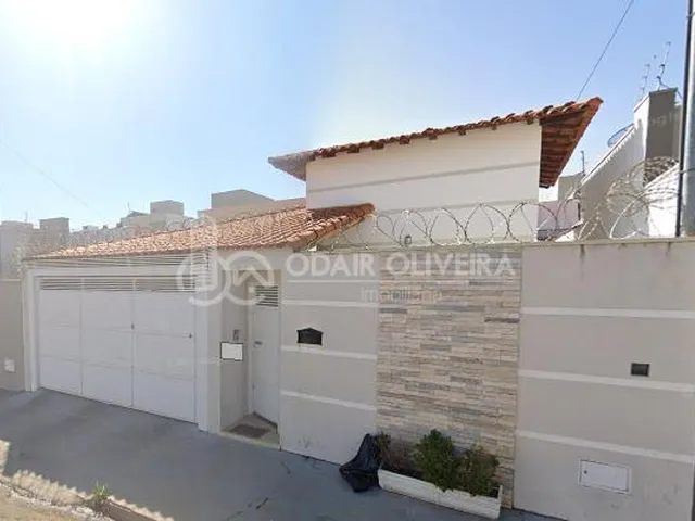 Imagem: Casa a Venda com 3 Dormitorios Sendo 1 Suíte