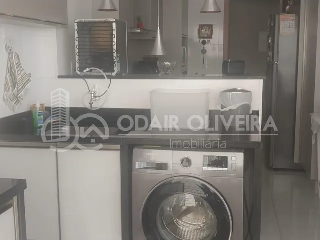 Imagem 4: Apartamento no Centro com Armários Embutidos, Dois Quartos e Uma Suíte