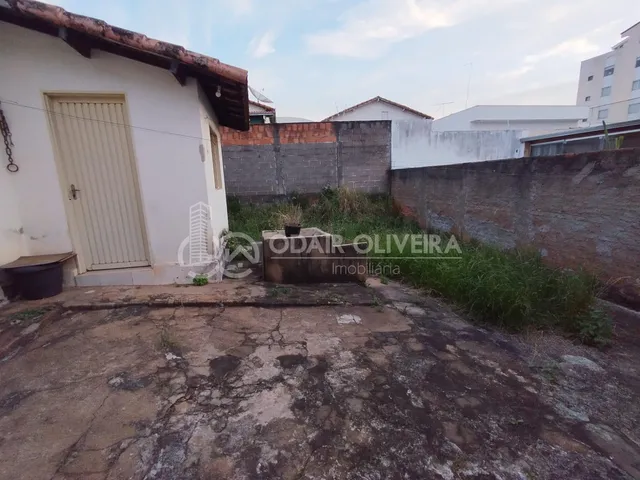 Imagem 3: Casa a Venda com 4 Dormitorios, Garagem para 2 Veiculos no Centro, Passos - Mg