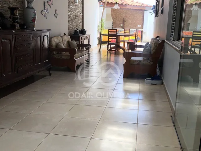 Imagem 8: Casa a Venda com 3 Dormitorios e 1 Suíte com Closet Exposição - Passos - Mg