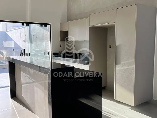 Imagem 8: Casa com 3 Dormitórios e Piscina a Venda no Bairro Jardim Cidade - Passos - Mg