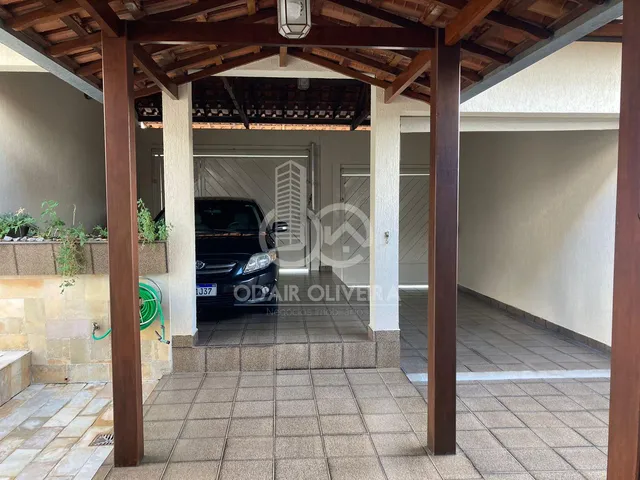 Imagem 14: Casa com Salão, Suíte e Piscina À Venda, Muarama, Passos - Mg