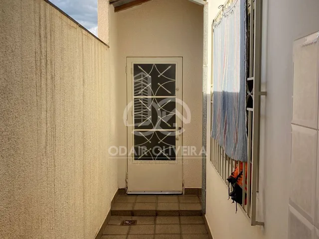 Imagem 5: Casa com Salão, Suíte e Piscina À Venda, Muarama, Passos - Mg
