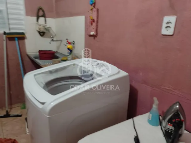 Imagem 14: Casa com Piscina a Venda no Bairro California, Passos - Mg