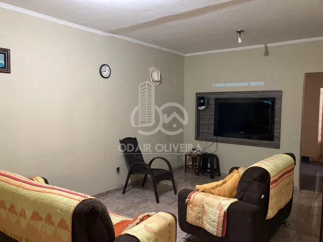 Imagem 9: Casa com Varanda Coberta e Suíte no Bairro, Colegio de Passos, Passos - Mg