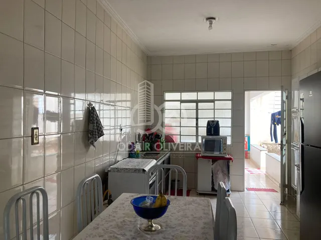 Imagem 15: Casa com Três Quartos, no Bairro Bela Vista, Passos - Mg